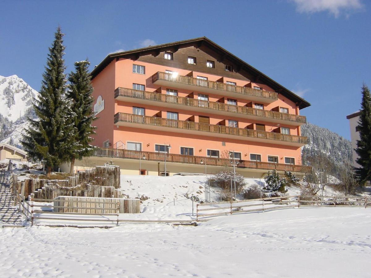 Jugendhotel Alpina Седрун Екстериор снимка